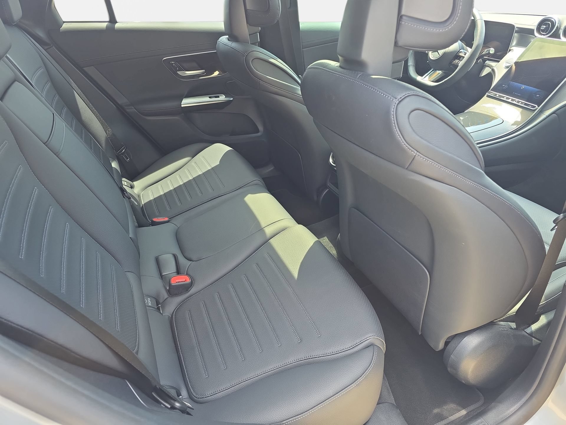 Used 2024 Mercedes-Benz GLC 300 4MATIC image 11