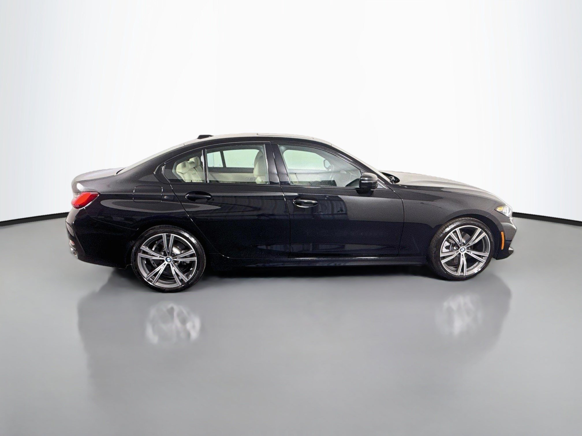 Used 2023 BMW 330i Sedan w/ Driving Assistance Package RWD image 11