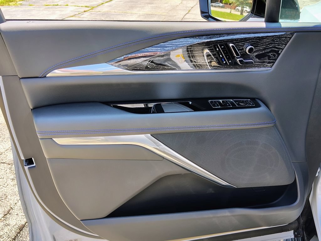 New 2026 Cadillac Escalade IQ Sport 1 w/ LPO, ONYX Package AWD/4WD image 18