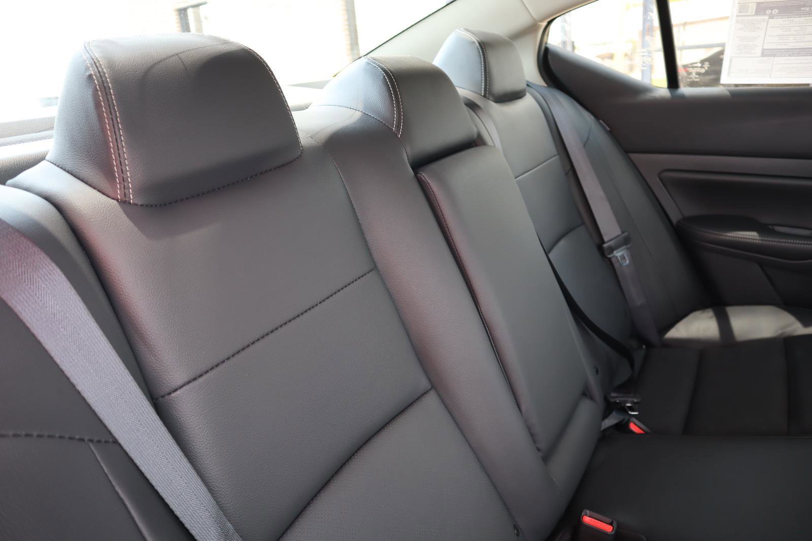 Used 2025 Nissan Altima 2.5 SL FWD image 46