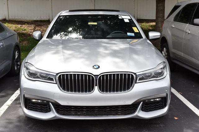 Used 2019 BMW 750i xDrive w/ M Sport Package AWD/4WD image 3
