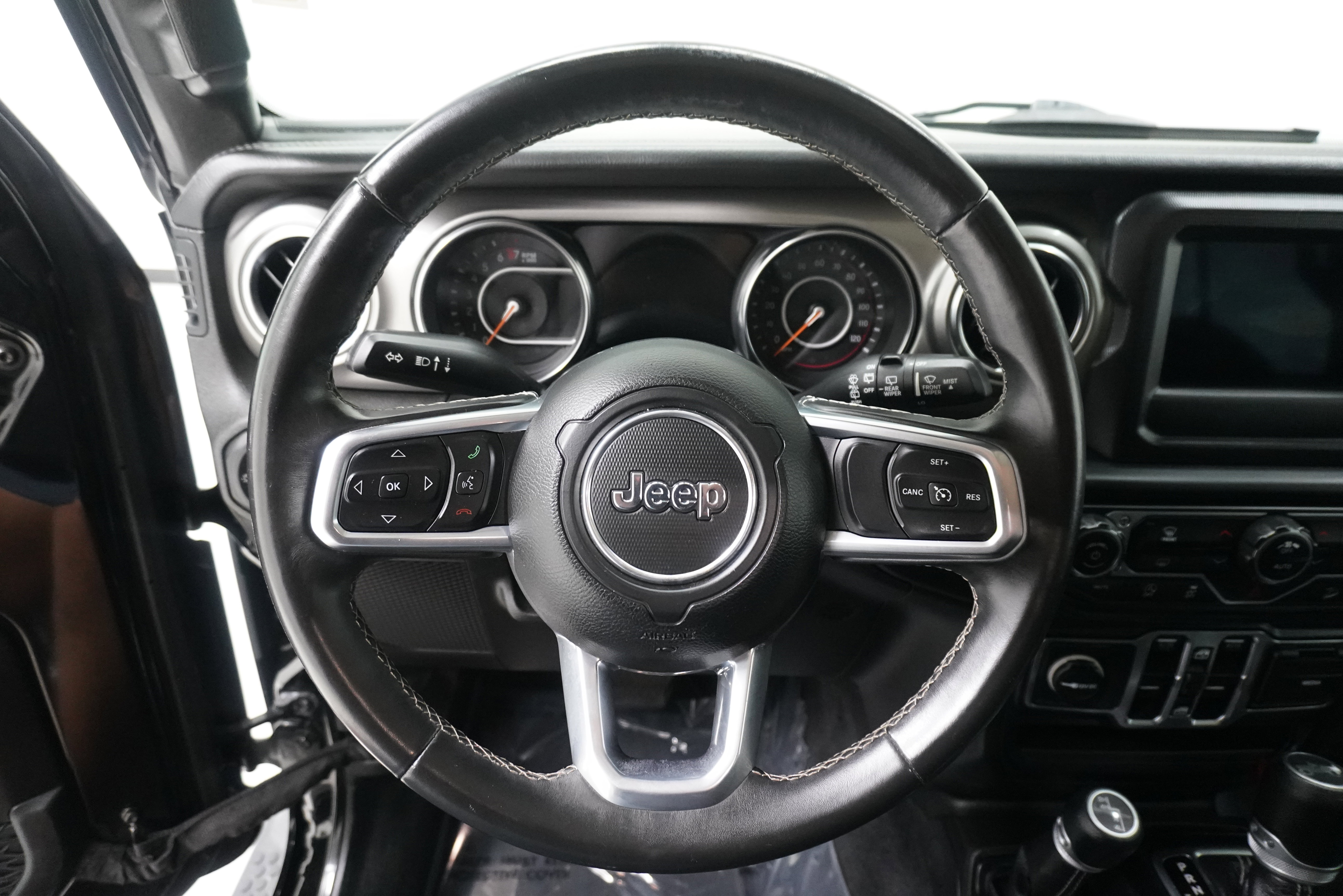 Used 2019 Jeep Wrangler Unlimited Sahara image 17