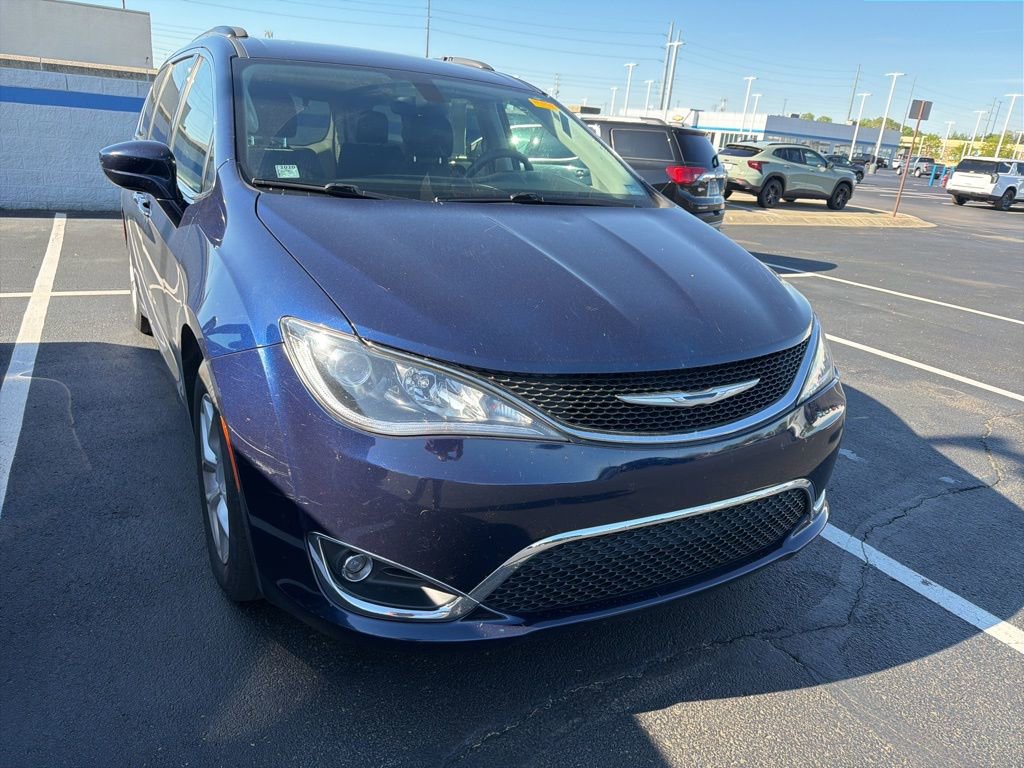Used 2018 Chrysler Pacifica Touring Plus w/ Tire & Wheel Group FWD image 5