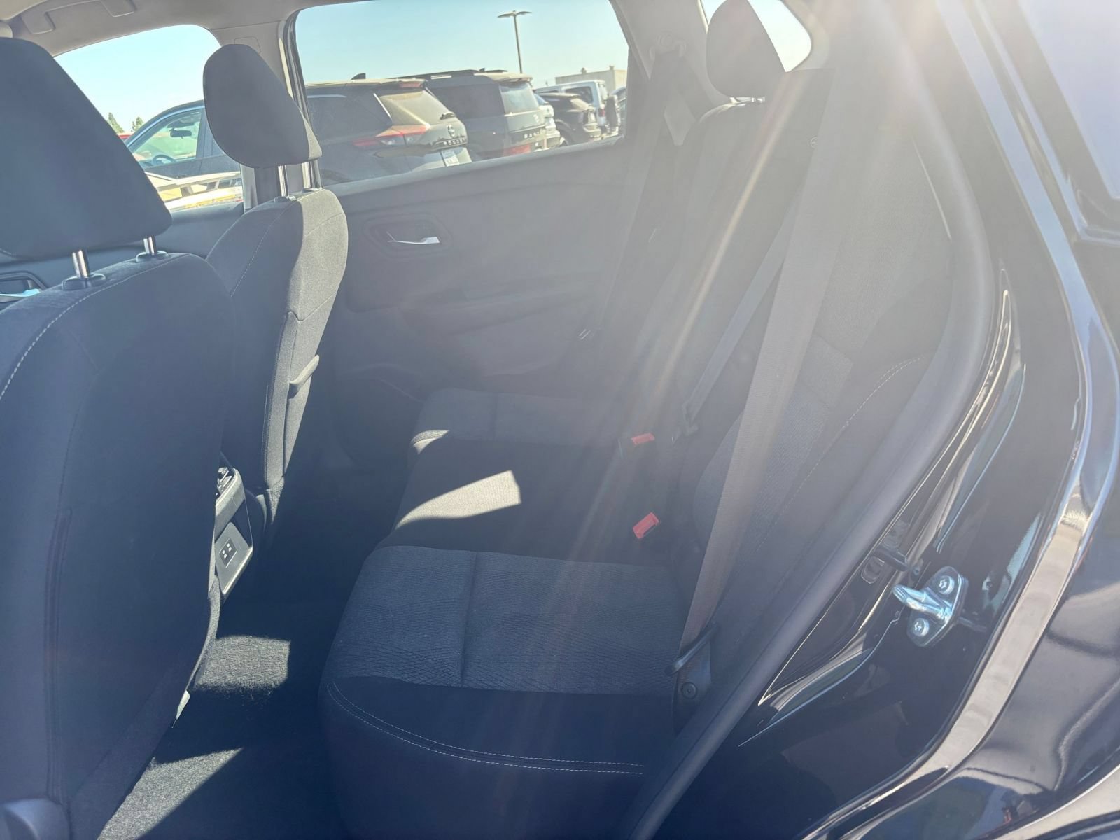 Used 2025 Nissan Rogue SV FWD image 27