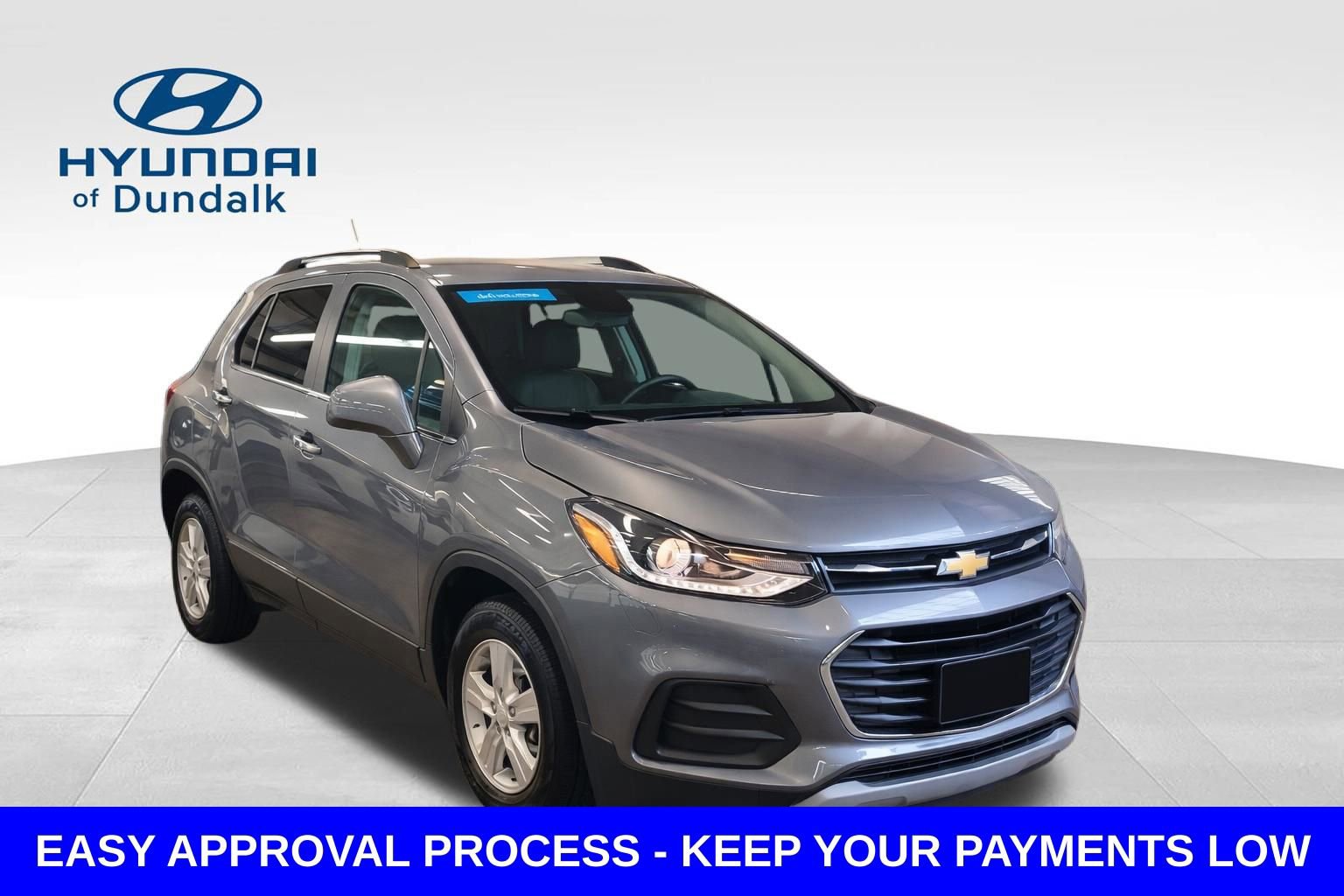 Used 2019 Chevrolet Trax LT w/ LT Convenience Package FWD image 3