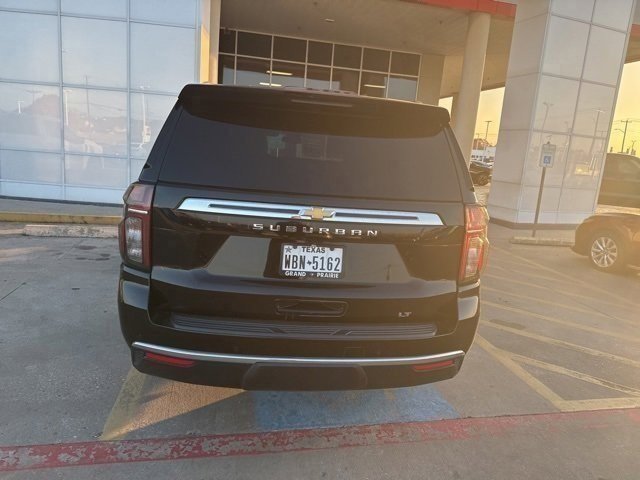 Used 2023 Chevrolet Suburban LT image 7