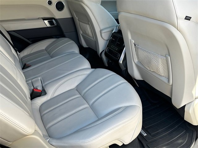 Used 2017 Land Rover Range Rover Sport HSE image 32