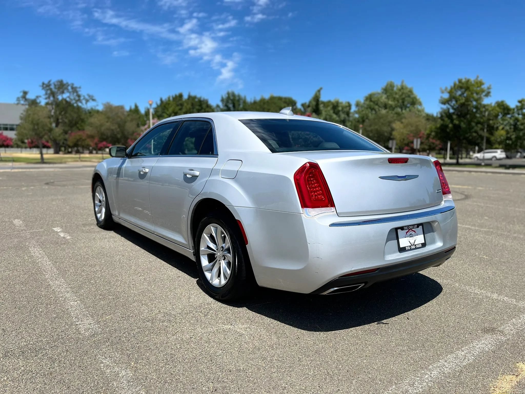 Used 2019 Chrysler 300 Touring RWD image 7