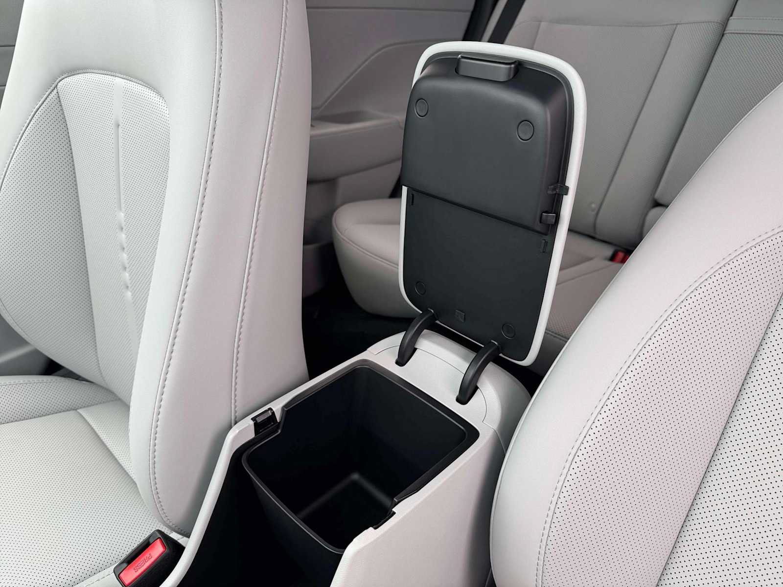 New 2026 Hyundai Kona SEL Premium FWD image 18