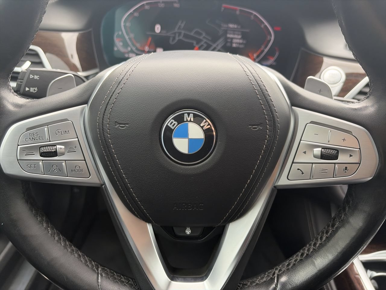 Used 2022 BMW 750i xDrive w/ Executive Package AWD/4WD image 22