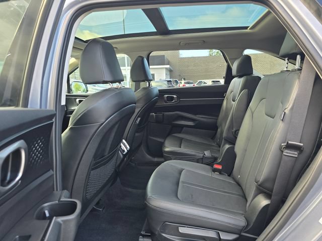 Certified 2025 Kia Sorento EX w/ Panoramic Sunroof Package AWD/4WD image 18