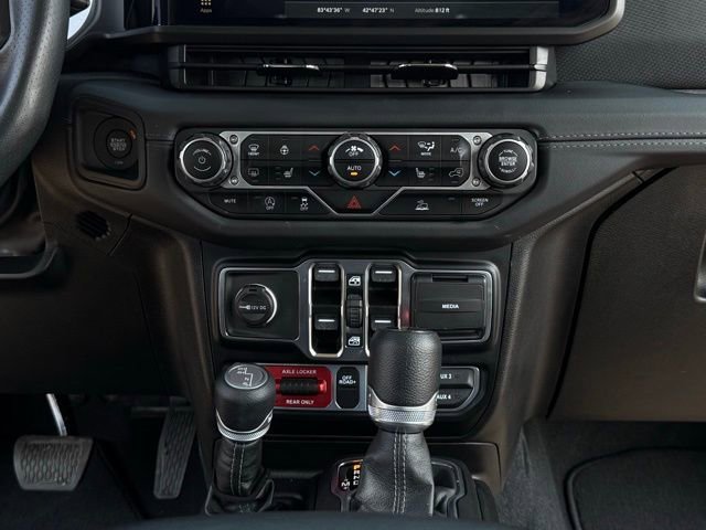 Used 2024 Jeep Gladiator Mojave w/ Convenience Group AWD/4WD image 29