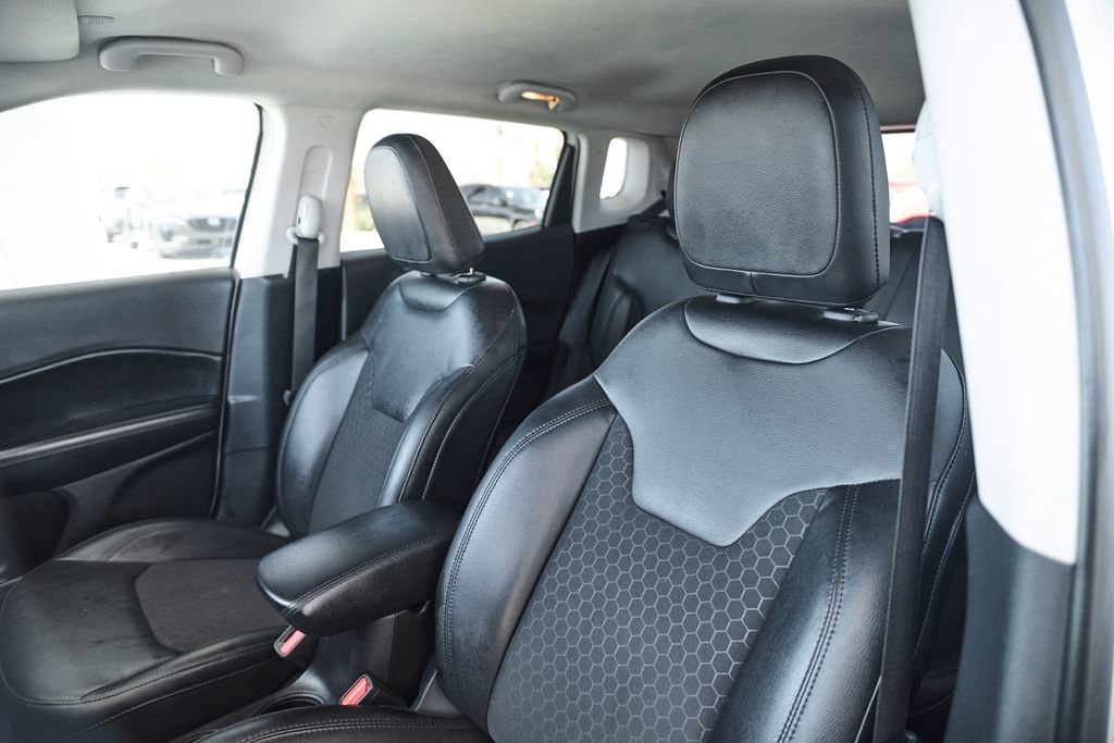 Used 2021 Jeep Compass Latitude AWD/4WD image 40