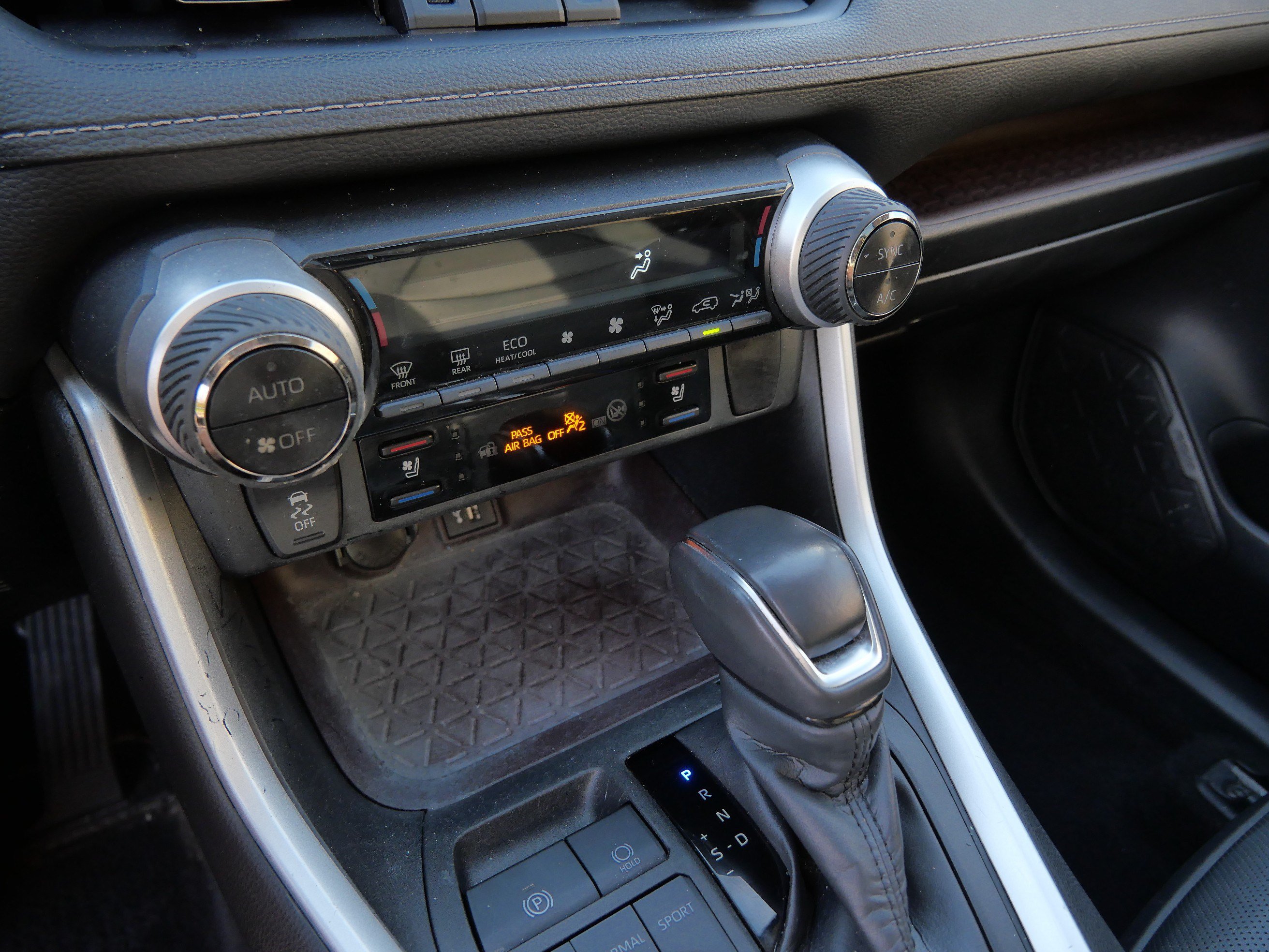 Certified 2023 Toyota RAV4 Limited w/ Limited Grade Weather Package AWD/4WD image 24