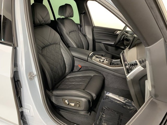 Used 2026 BMW X5 xDrive50e w/ M Sport Package image 25