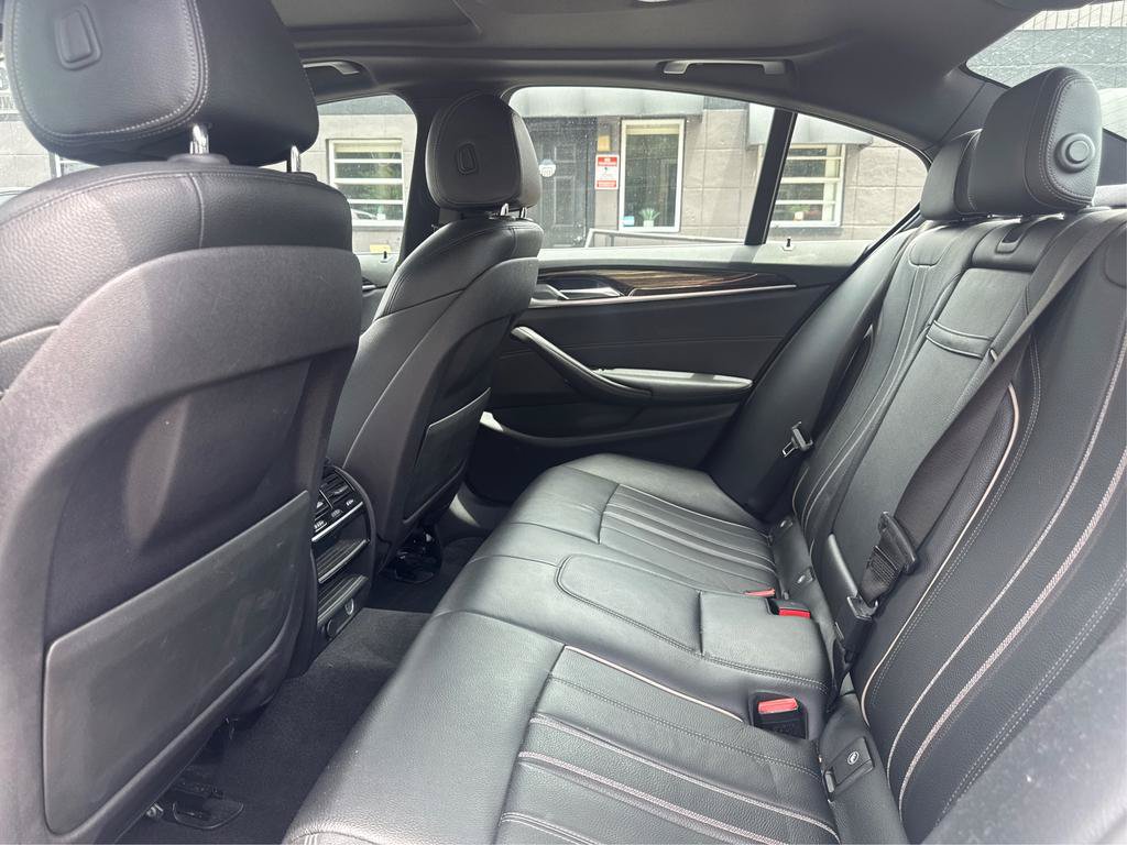 Used 2018 BMW 530i xDrive AWD/4WD image 10