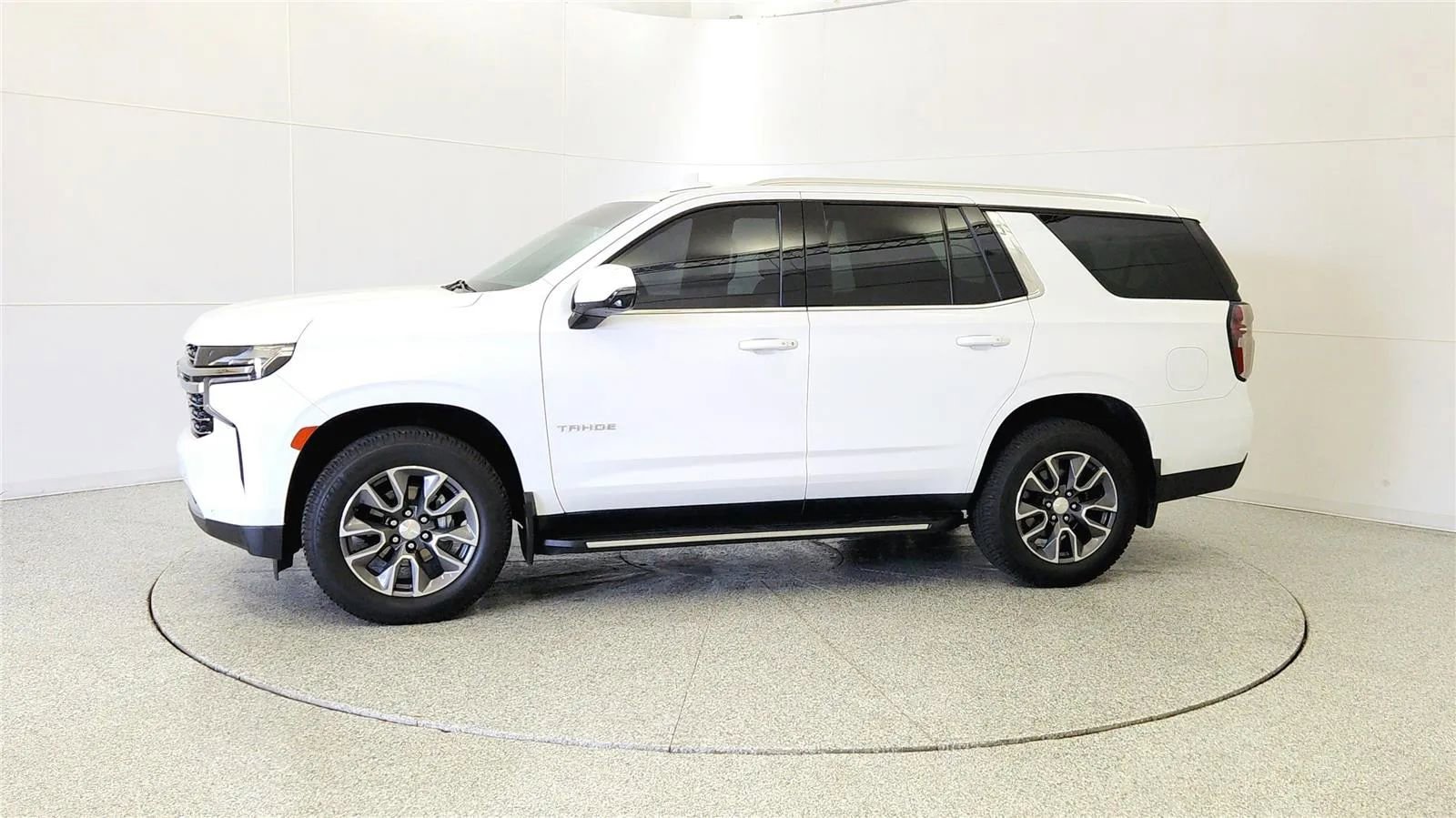 Used 2021 Chevrolet Tahoe LT w/ LT Signature Plus Package AWD/4WD image 4
