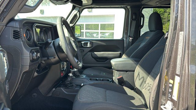 Used 2026 Jeep Gladiator Mojave w/ Safety Group AWD/4WD image 13