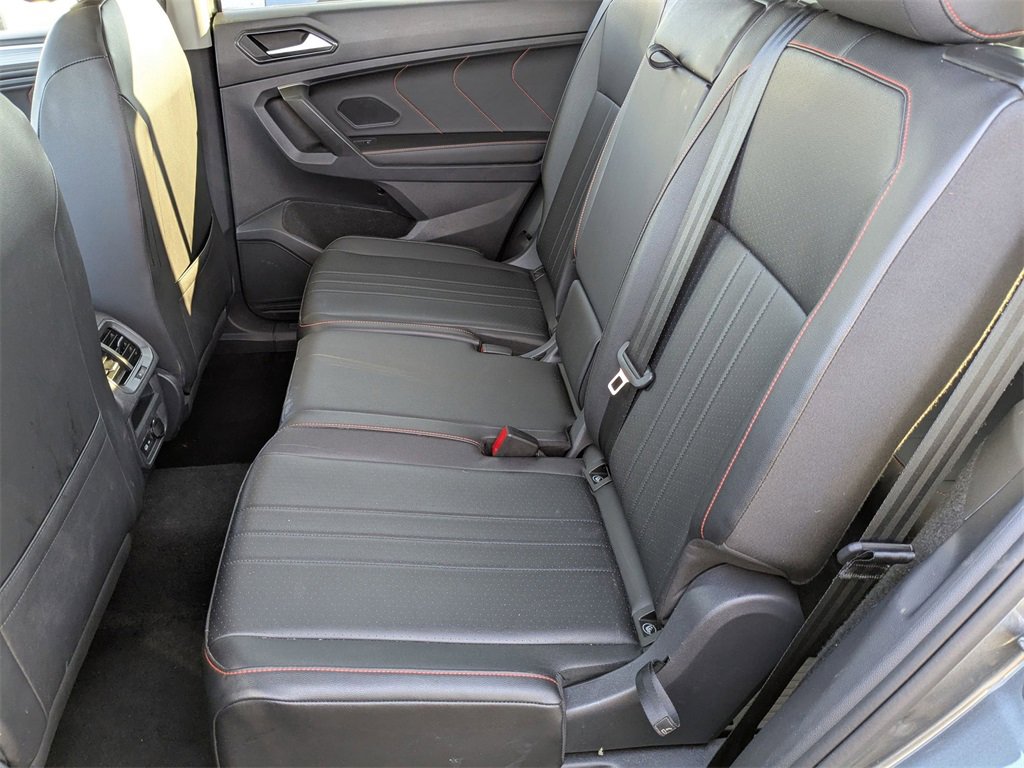 Used 2024 Volkswagen Tiguan SE image 28