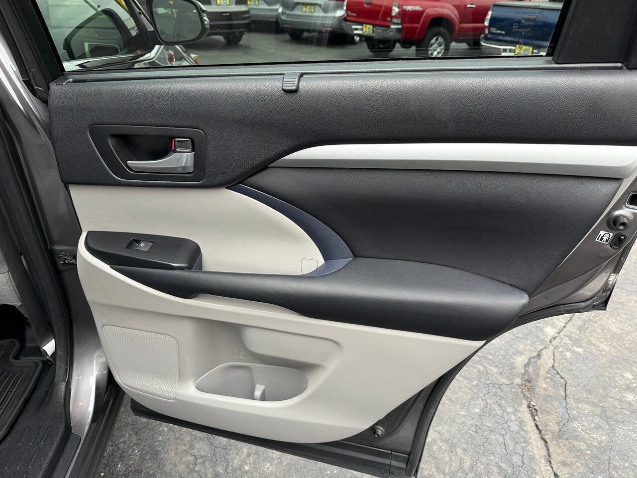 Used 2016 Toyota Highlander XLE AWD/4WD image 88