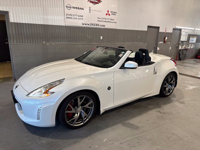 Used 2016 Nissan 370Z Touring Sport RWD image 23