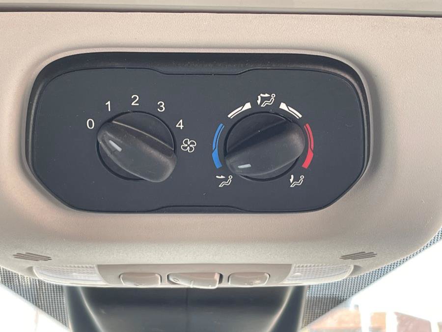 Used 2018 Ford Transit 350 XLT RWD image 16