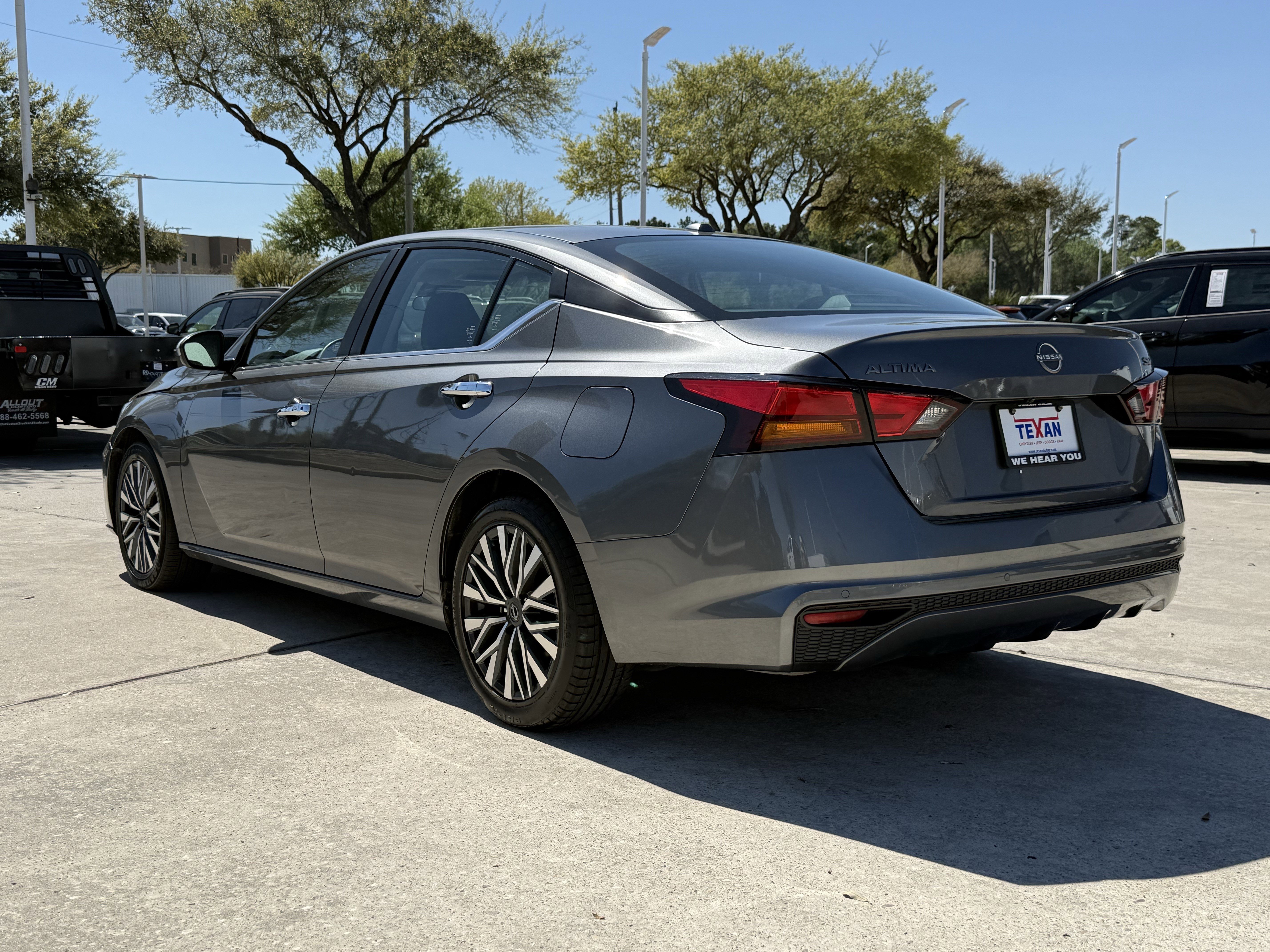 Used 2024 Nissan Altima 2.5 SV image 7
