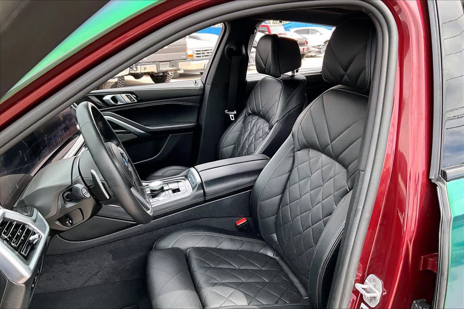 Used 2025 BMW X6 xDrive40i w/ Executive Package AWD/4WD image 8