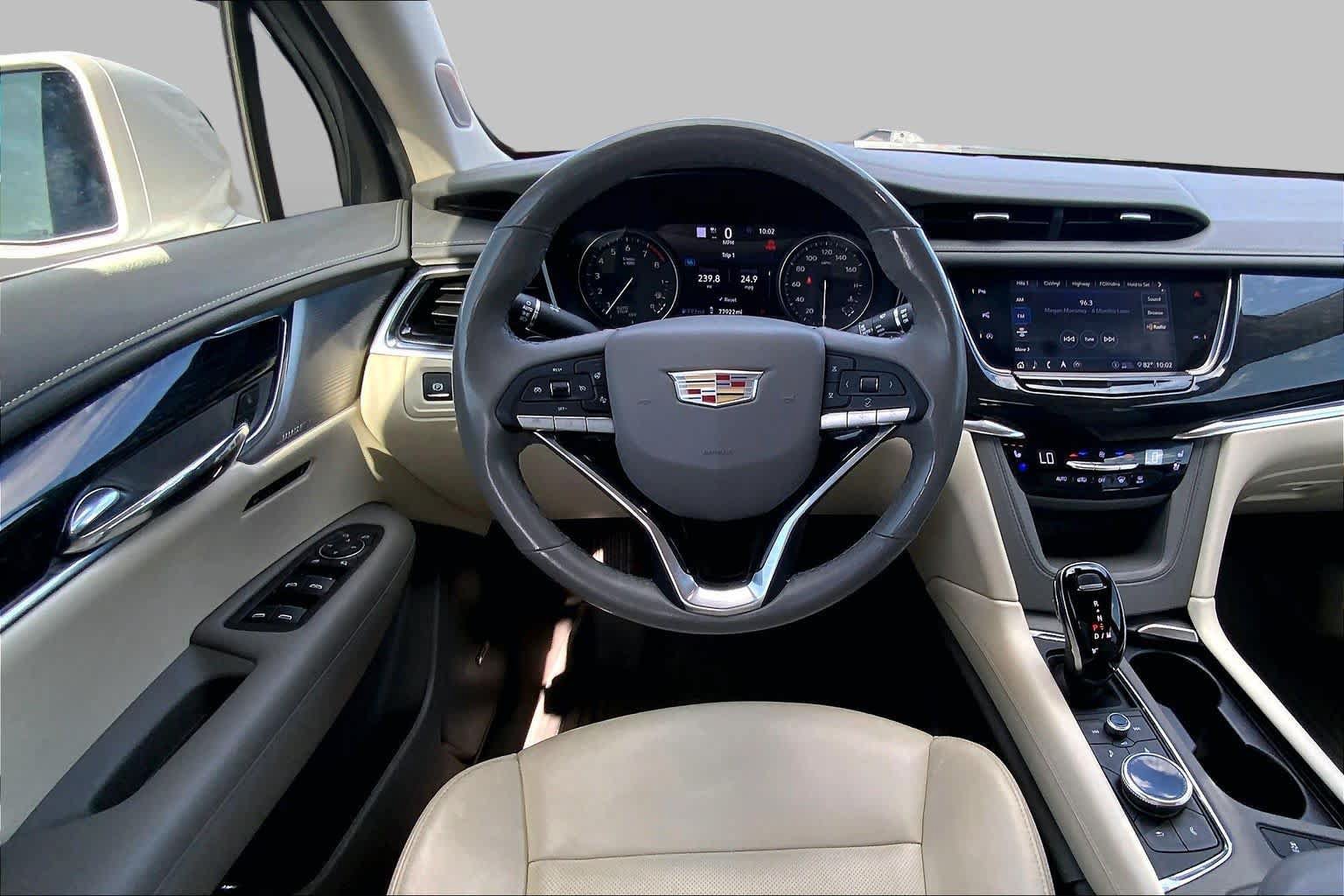 Used 2020 Cadillac XT6 Premium Luxury FWD image 6