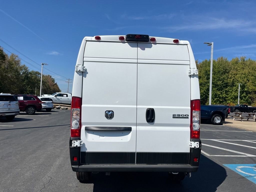Used 2025 RAM ProMaster 2500 w/ Convenience Group image 3