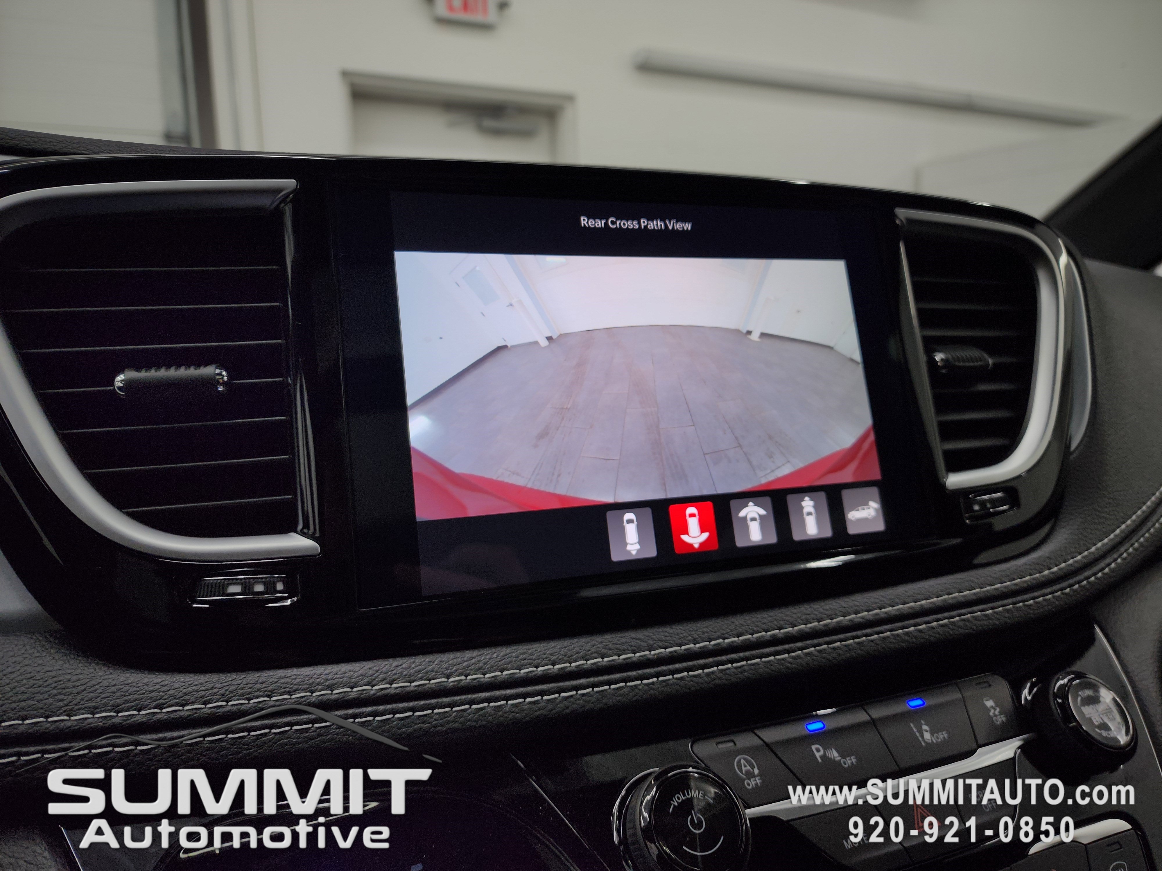 New 2026 Chrysler Pacifica Limited w/ S Appearance Package image 18