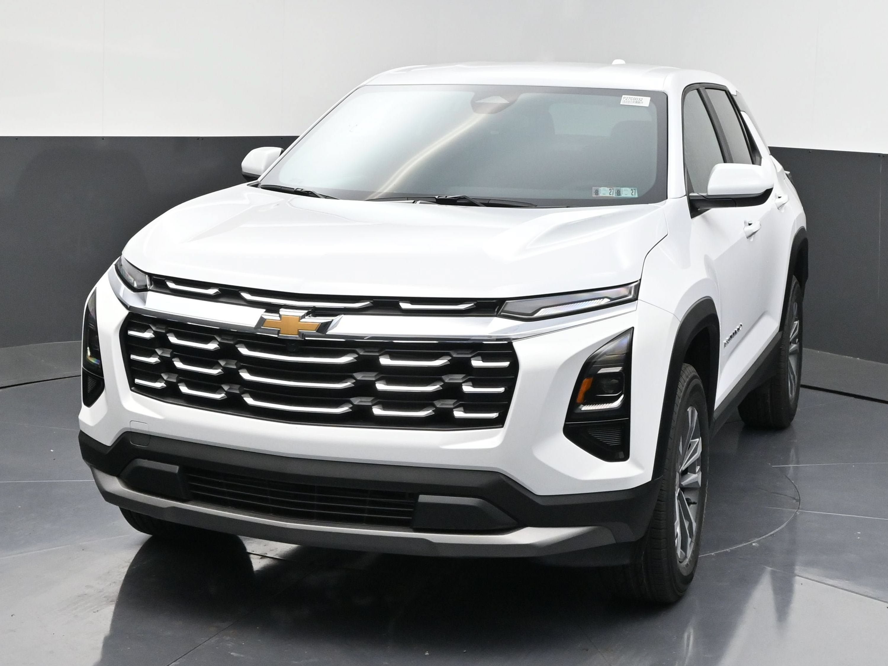 New 2027 Chevrolet Equinox LT w/ Convenience Package II FWD image 4