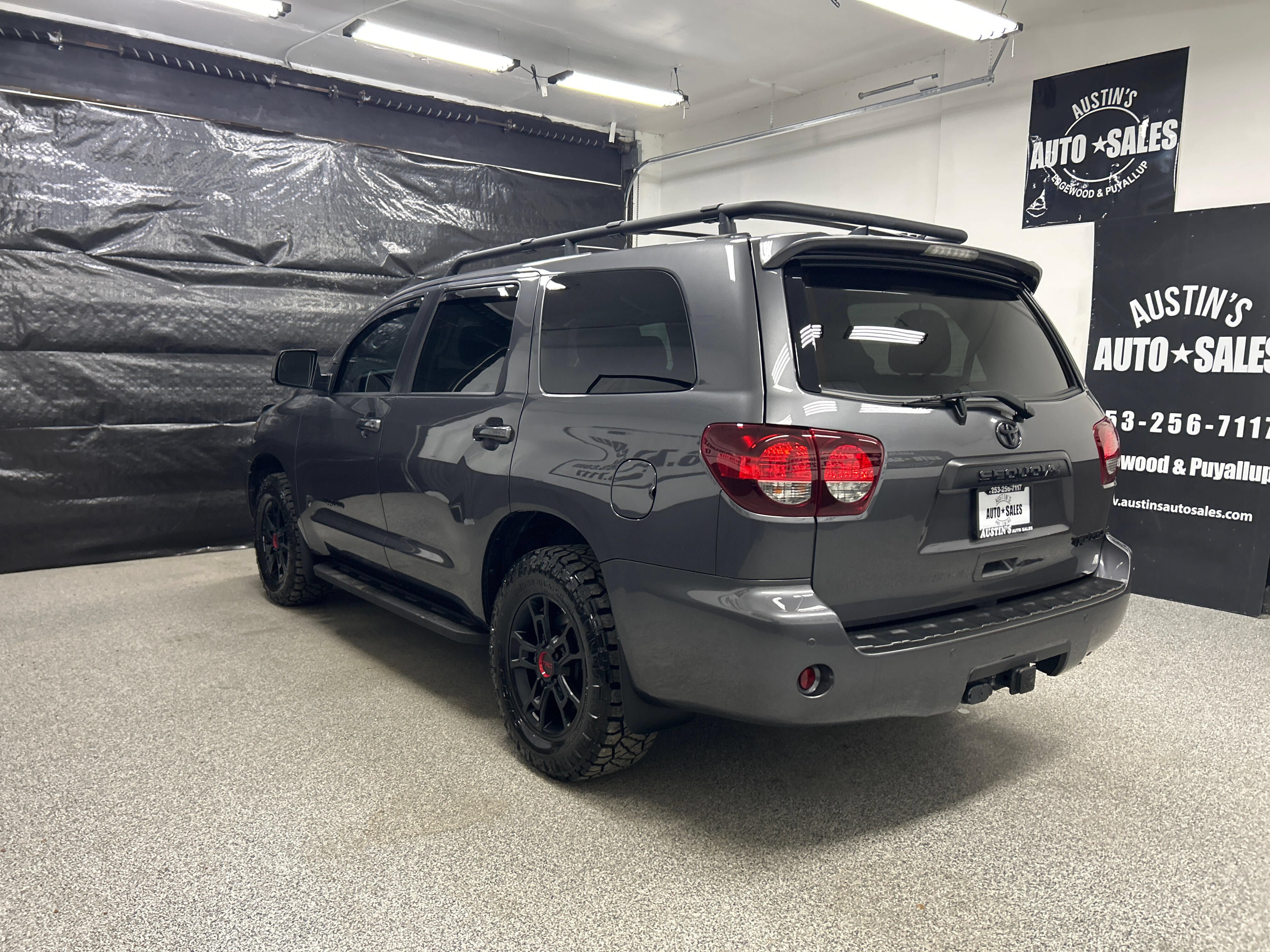Used 2022 Toyota Sequoia TRD Pro AWD/4WD image 4