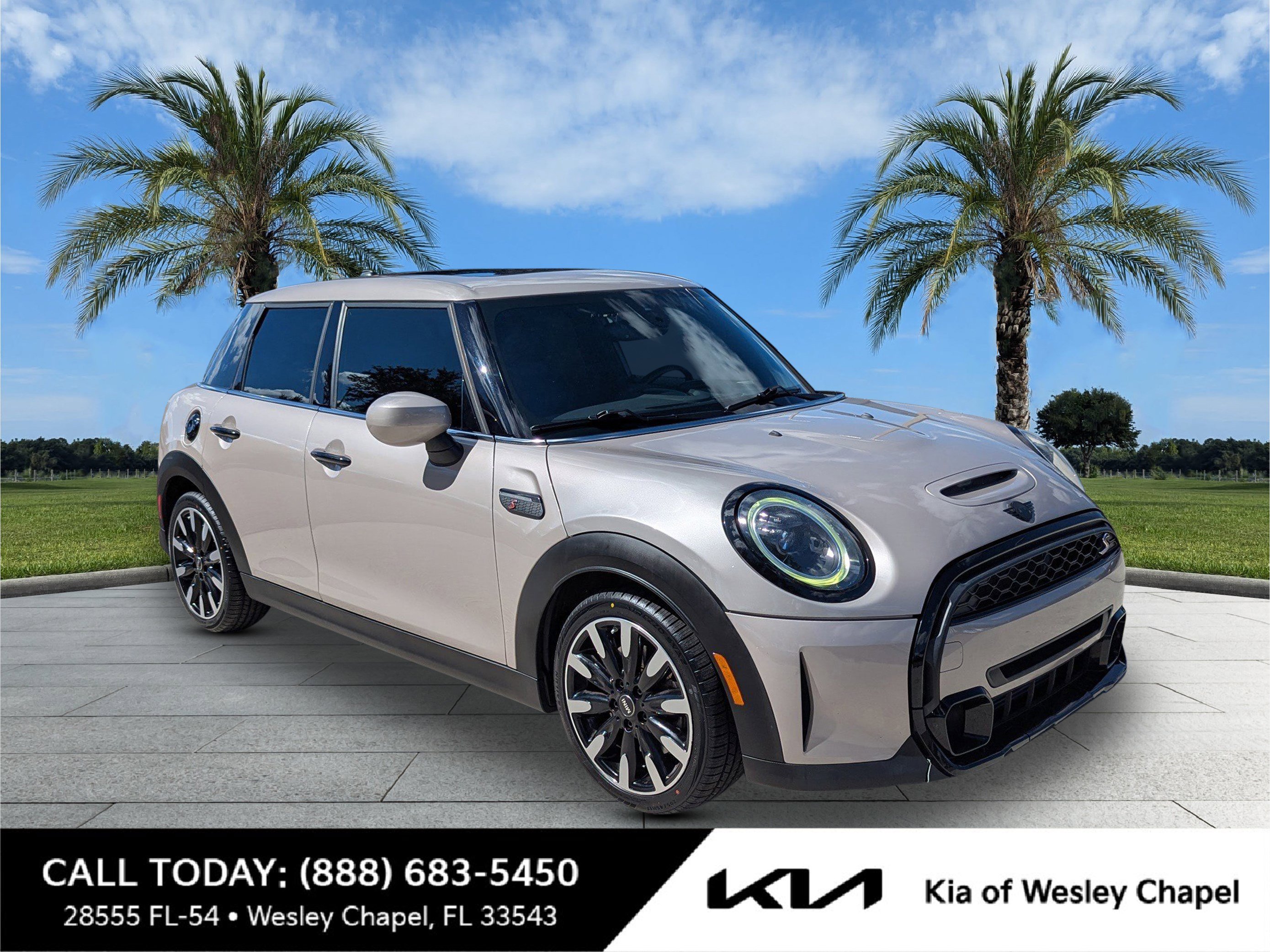 Used 2022 MINI Cooper S w/ Premium Package image 1