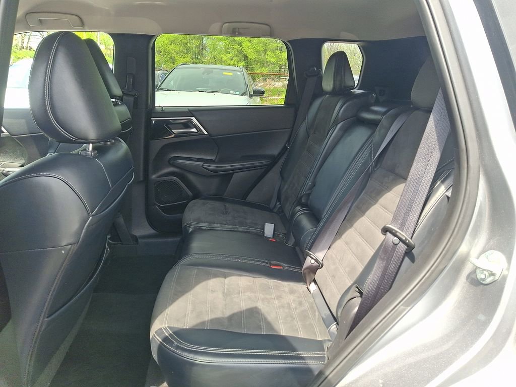 Used 2024 Mitsubishi Outlander SE AWD/4WD image 12