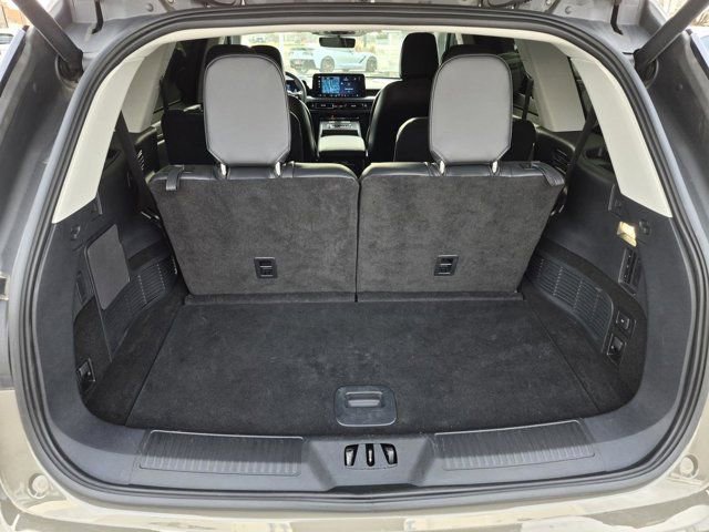 Used 2025 Lincoln Aviator Reserve w/ Illumination Package image 8