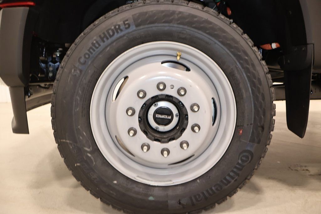 New 2026 Ford F550 4x4 Regular Cab Super Duty image 24