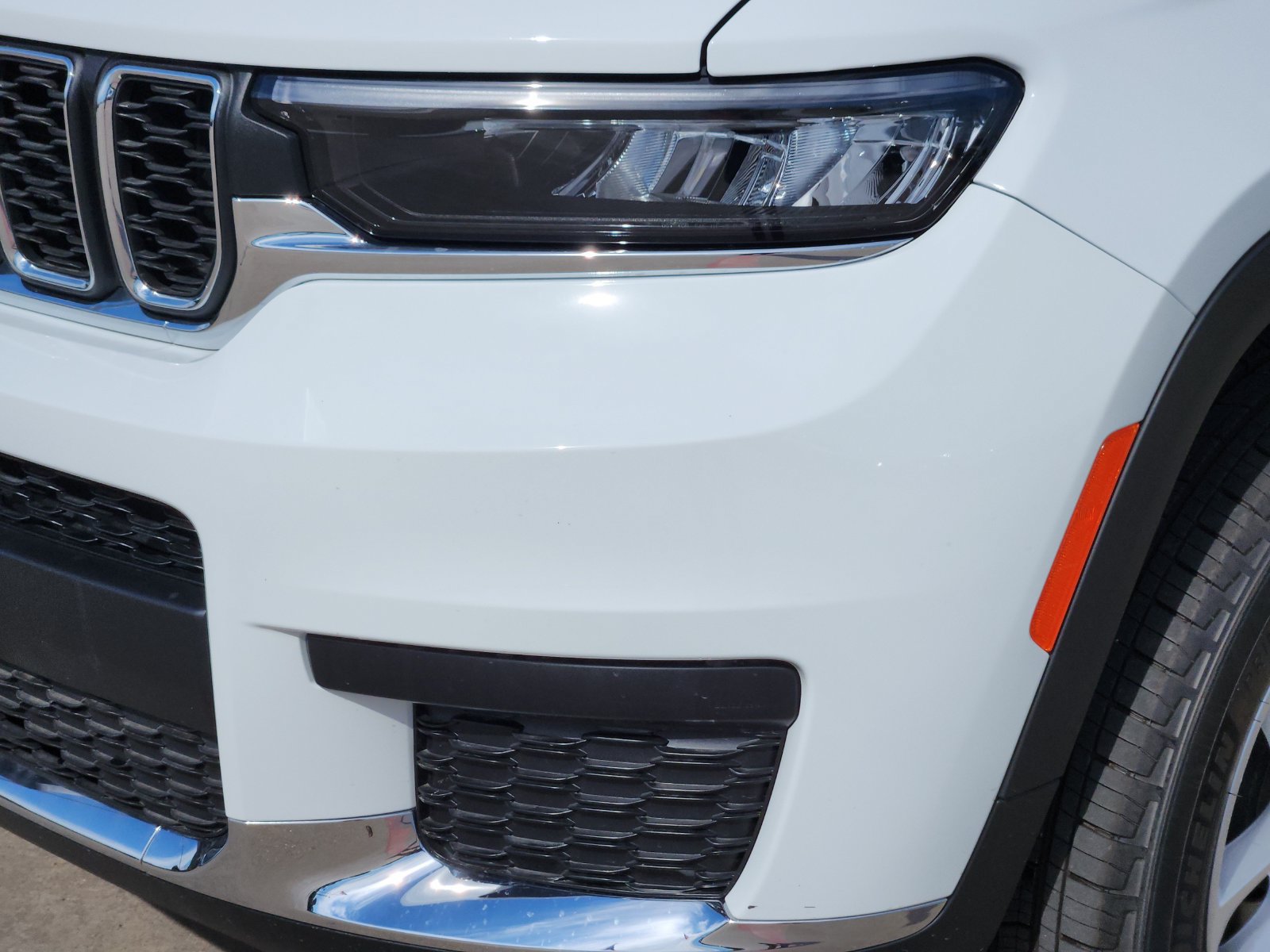 New 2026 Jeep Grand Cherokee L Laredo RWD image 10