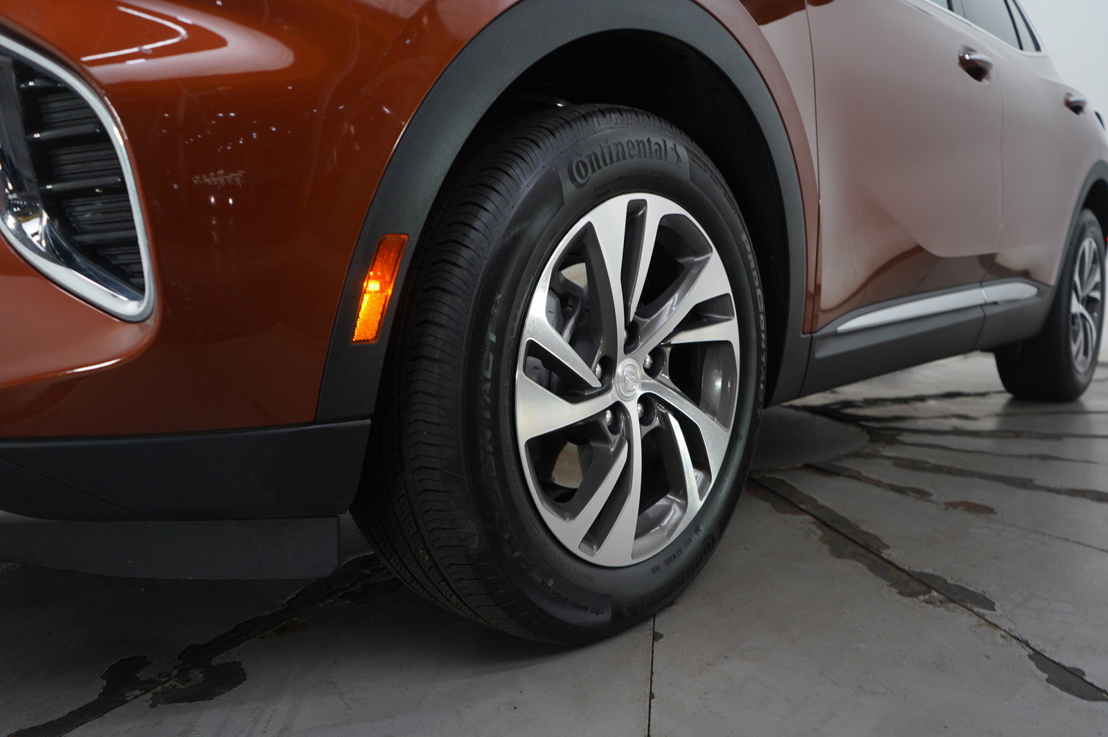 Used 2021 Buick Envision Essence image 25