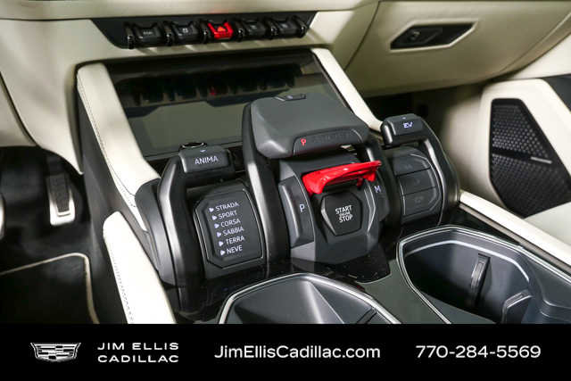 Used 2025 Lamborghini Urus SE image 19