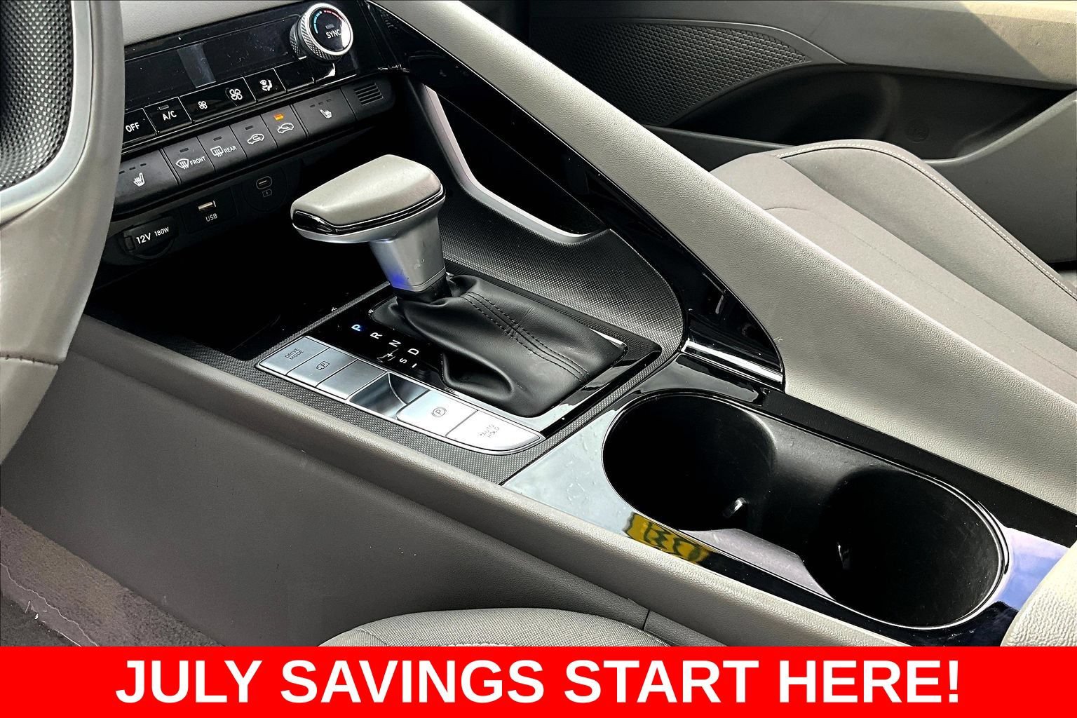 Used 2024 Hyundai Elantra SEL w/ Convenience Package FWD image 19