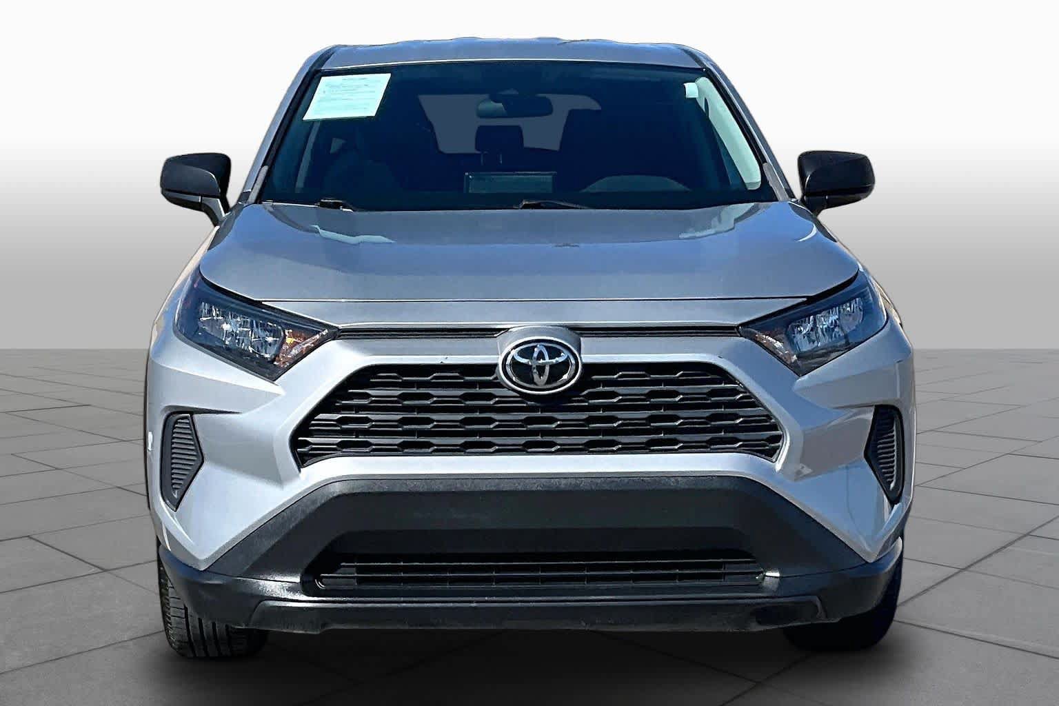 Used 2022 Toyota RAV4 LE AWD/4WD image 4