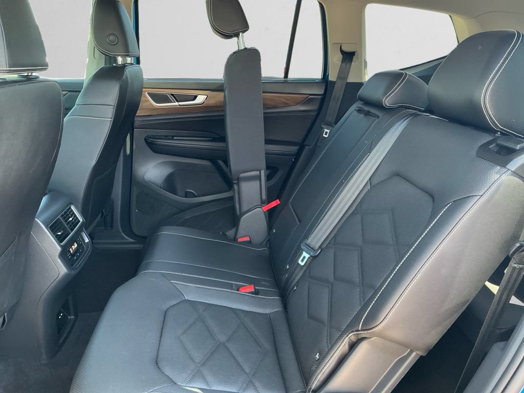 Used 2026 Volkswagen Atlas SE AWD/4WD image 13