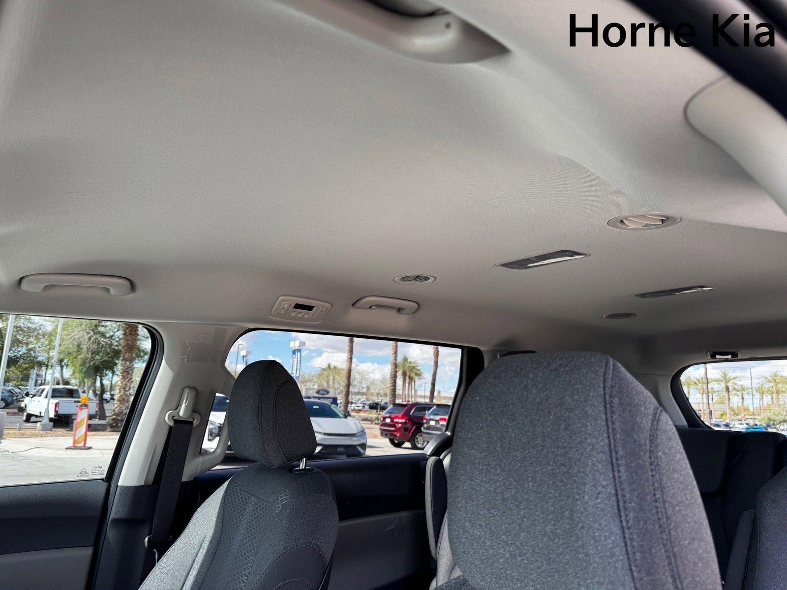 New 2026 Kia Carnival LX image 18