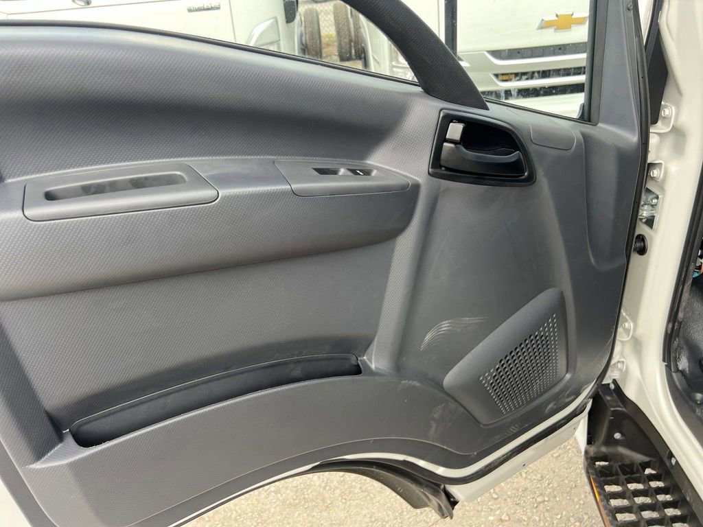 New 2025 Chevrolet Low Cab Forward image 5