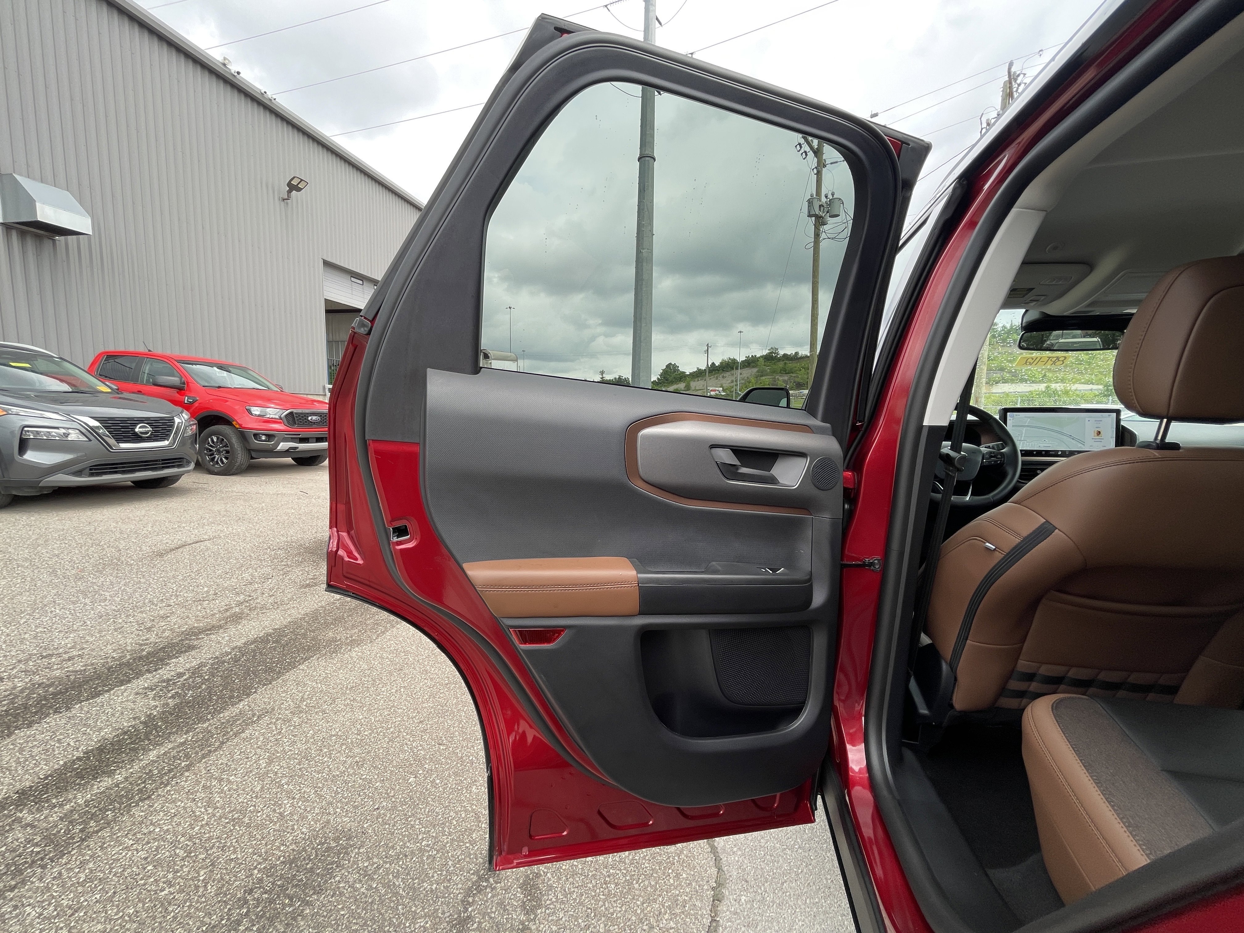 Used 2025 Ford Bronco Sport Outer Banks w/ Outer Banks Tech Package+ AWD/4WD image 28