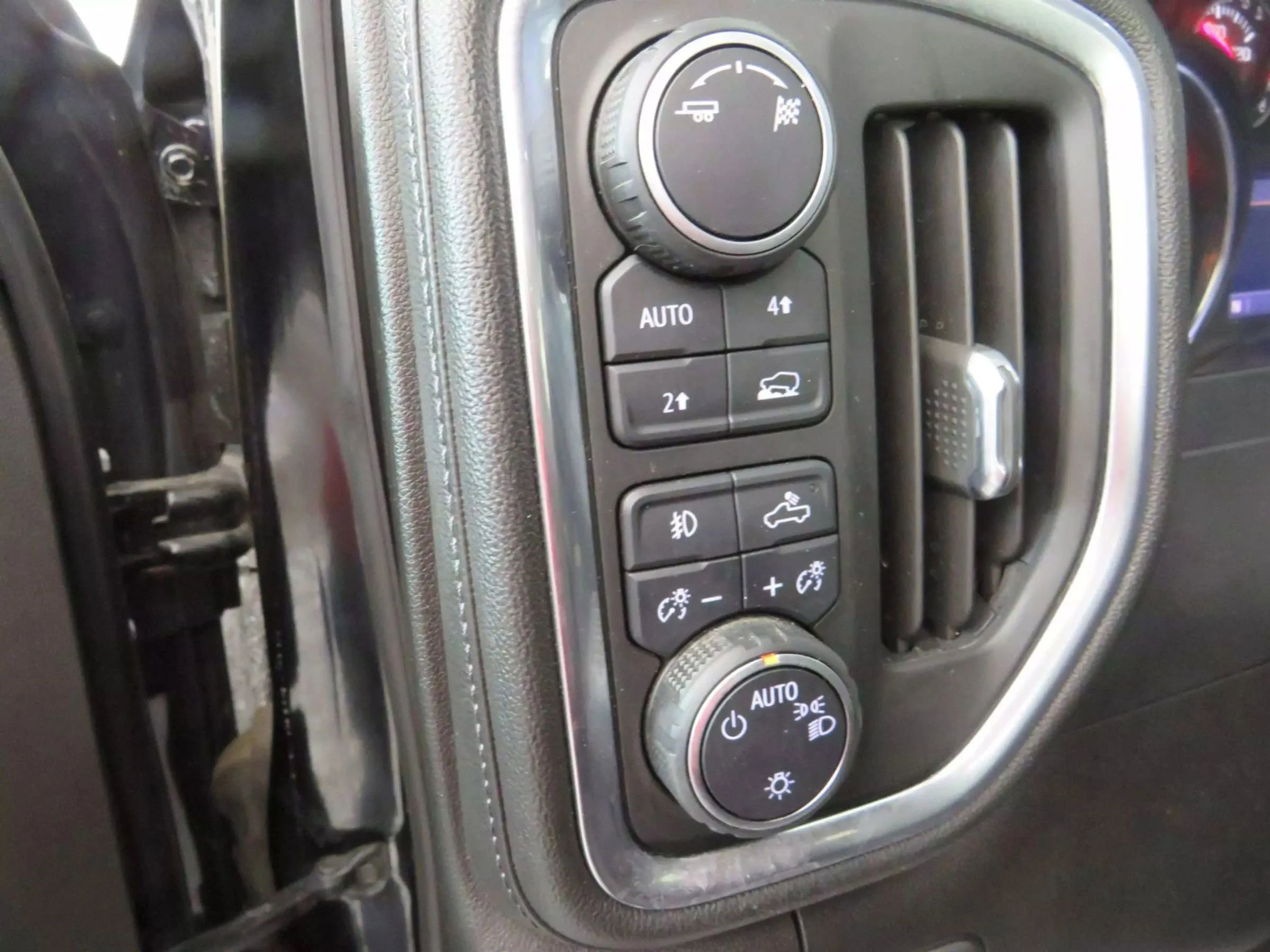 Used 2019 Chevrolet Silverado 1500 RST w/ All-Star Edition AWD/4WD image 16