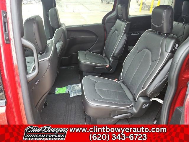 New 2026 Chrysler Pacifica Limited w/ S Appearance Package image 22