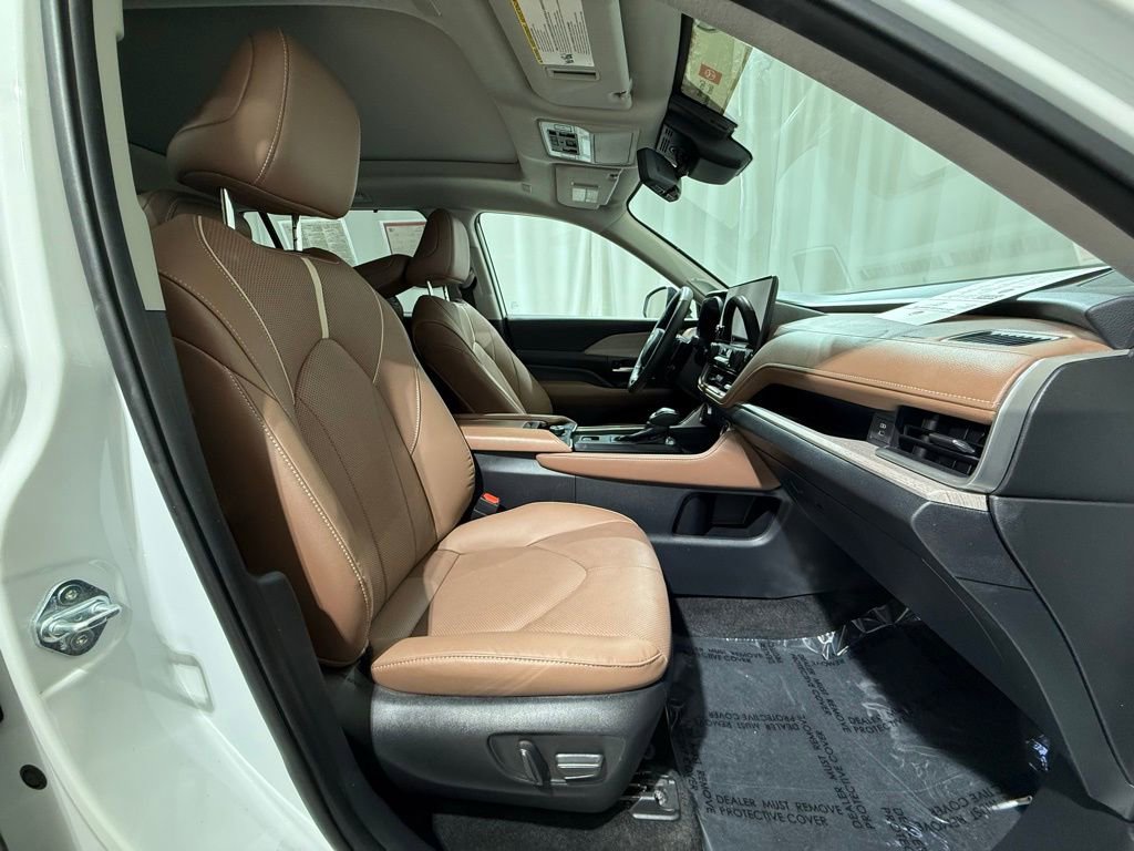 Certified 2024 Toyota Grand Highlander AWD image 24