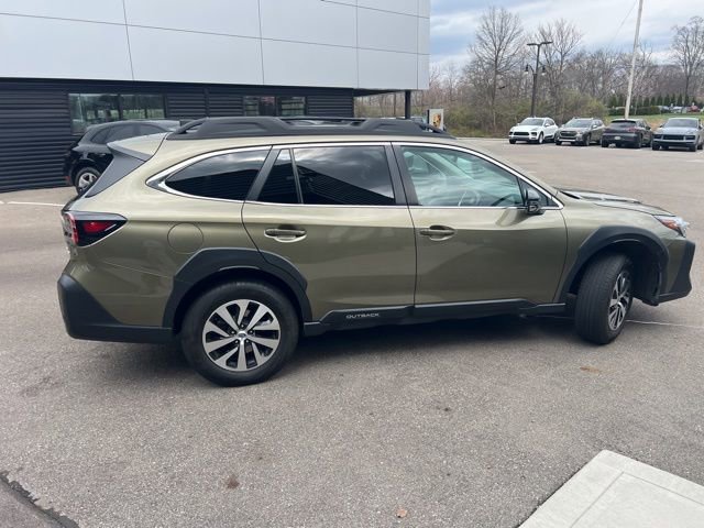 Used 2023 Subaru Outback Premium image 2